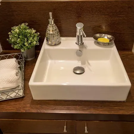 Appartement Charming With Balcony & Pool
