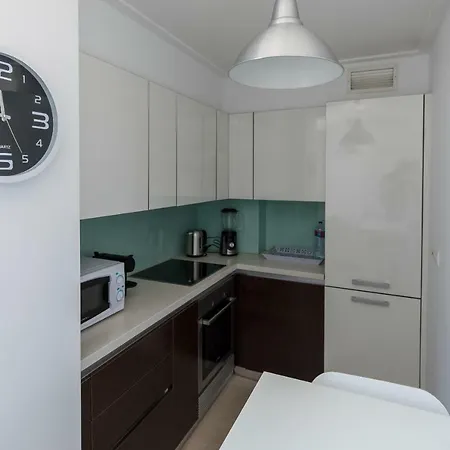 Charming With Balcony & Pool Apartament Lizbona