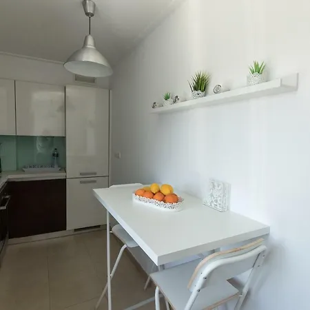 아파트 Charming With Balcony & Pool *