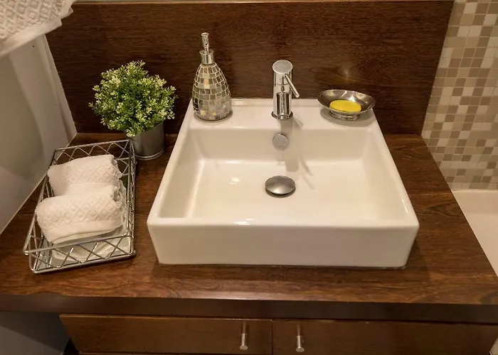 Apartmán Charming With Balcony & Pool