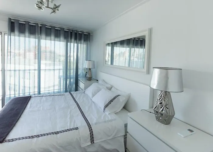 Charming With Balcony & Pool Apartmán Lisboa