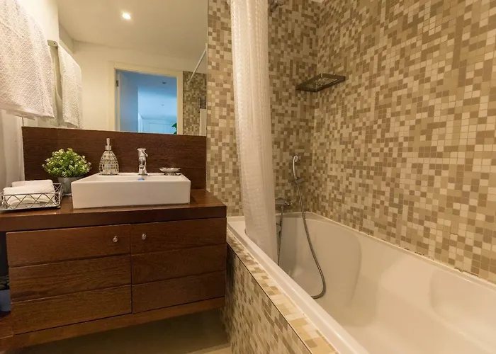 Charming With Balcony & Pool Apartmán *