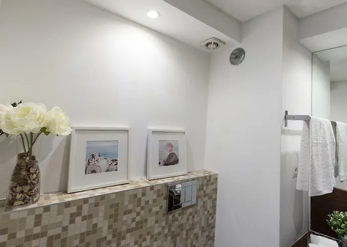 Charming With Balcony & Pool Apartmán *