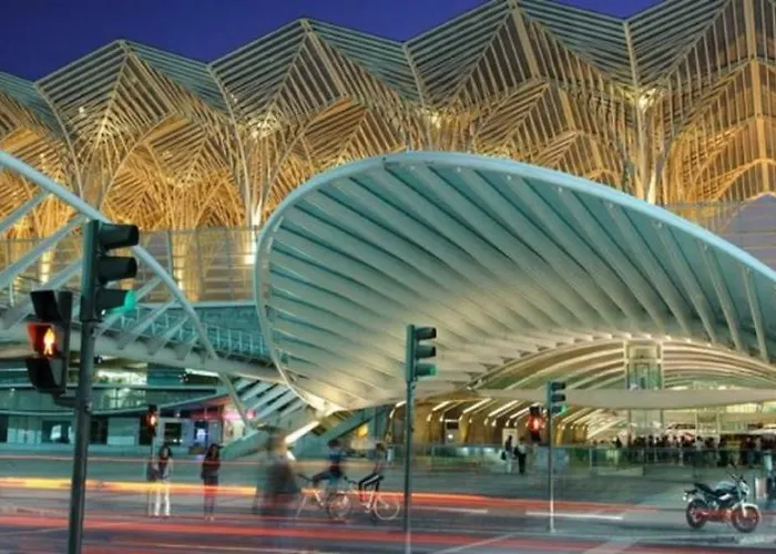 Charming With Balcony & Pool Lisboa