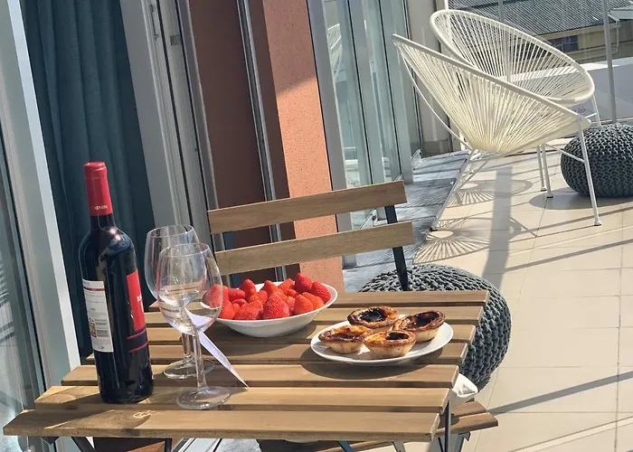 Apartmán Charming With Balcony & Pool *