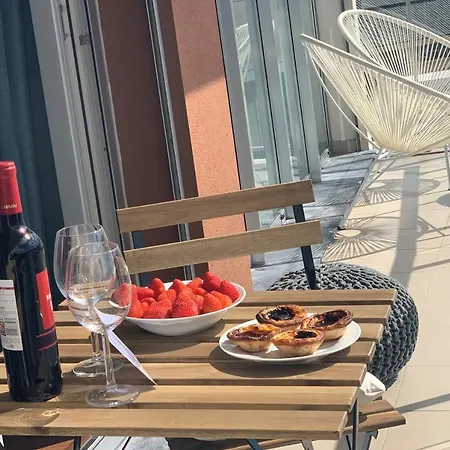 아파트 Charming With Balcony & Pool *