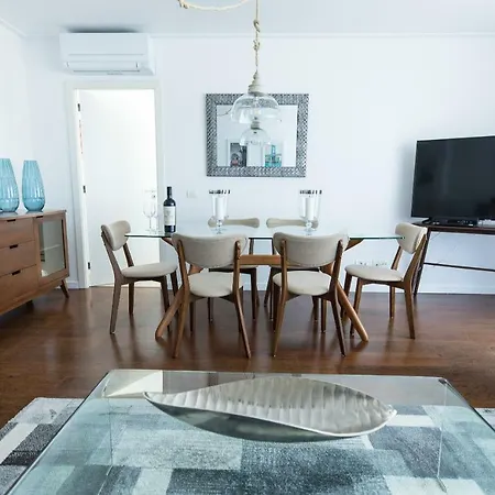 Apartamento Charming With Balcony & Pool