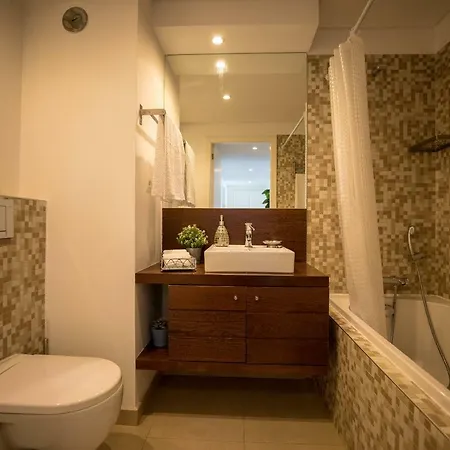 Charming With Balcony & Pool Apartment