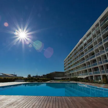 Charming With Balcony & Pool Lisbon